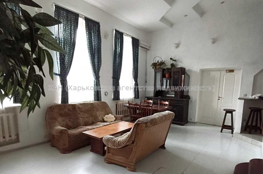 Продам квартиру, Мироносицкая ул. , 2 кім., 85.80 м², капитальный ремонт 