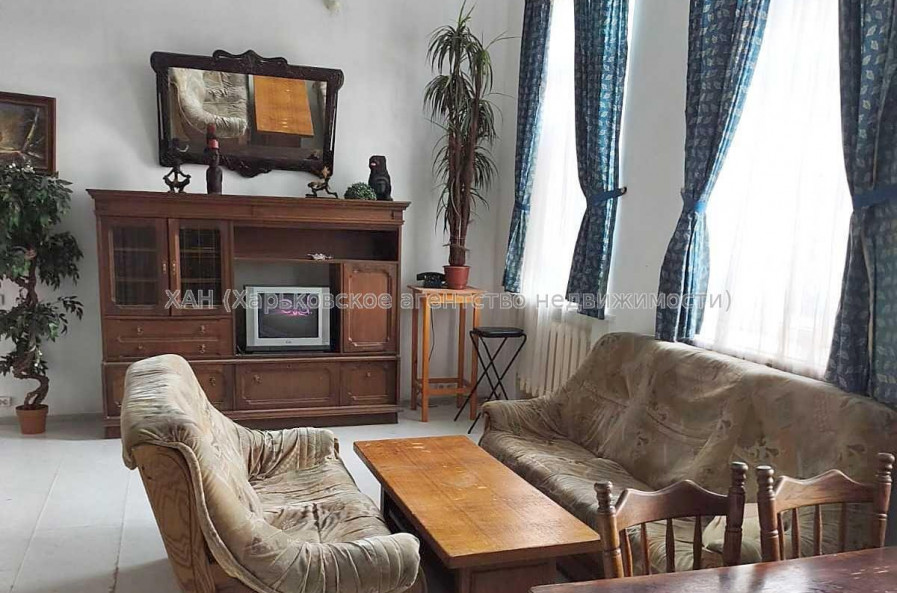Продам квартиру, Мироносицкая ул. , 2 кім., 85.80 м², капитальный ремонт 