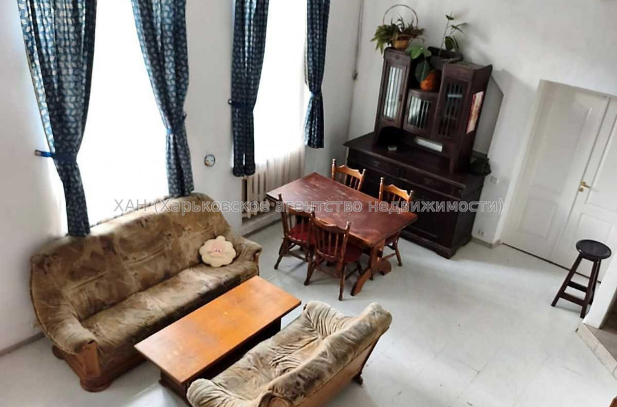 Продам квартиру, Мироносицкая ул. , 2 кім., 85.80 м², капитальный ремонт 
