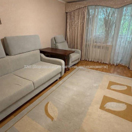 Продам квартиру, Клочковская ул. , 3 кім., 68 м², капитальный ремонт