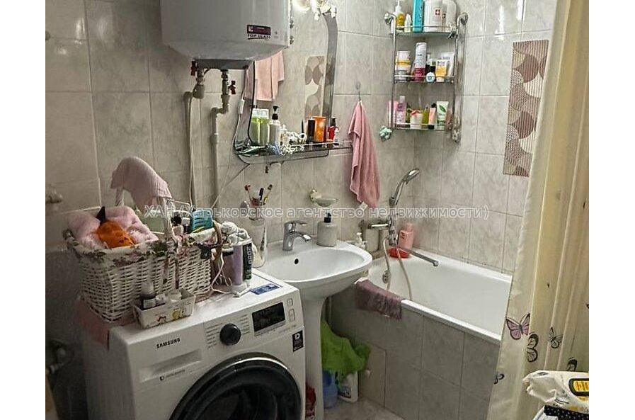Продам квартиру, Клочковская ул. , 3 кім., 68 м², капитальный ремонт 