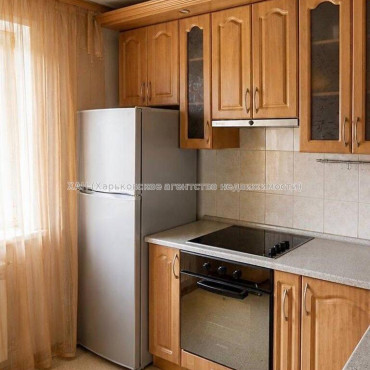 Продам квартиру, Клочковская ул. , 3 кім., 68 м², капитальный ремонт 