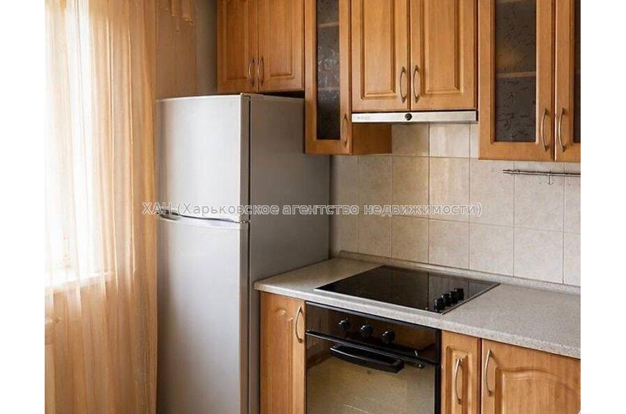 Продам квартиру, Клочковская ул. , 3 кім., 68 м², капитальный ремонт 