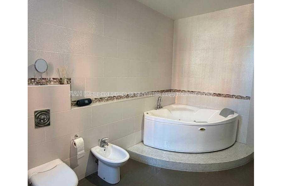 Продам квартиру, Данилевского ул. , 3  ком., 142.20 м², евроремонт 