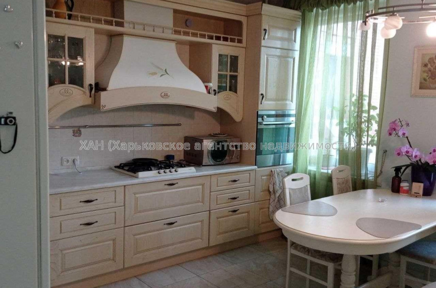 Продам квартиру, Данилевского ул. , 3  ком., 142.20 м², евроремонт 