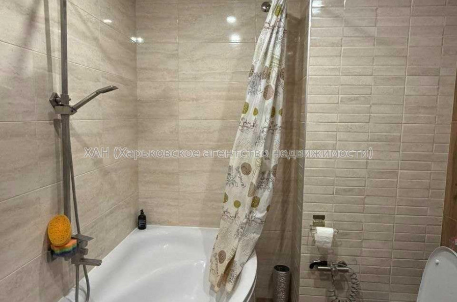 Продам квартиру, Льва Ландау просп. , 2 кім., 55 м², капитальный ремонт 