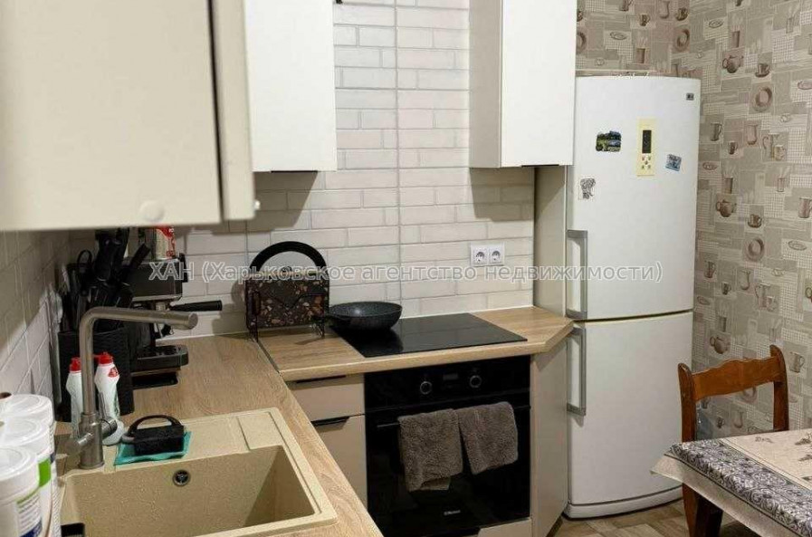 Продам квартиру, Льва Ландау просп. , 2 кім., 55 м², капитальный ремонт 