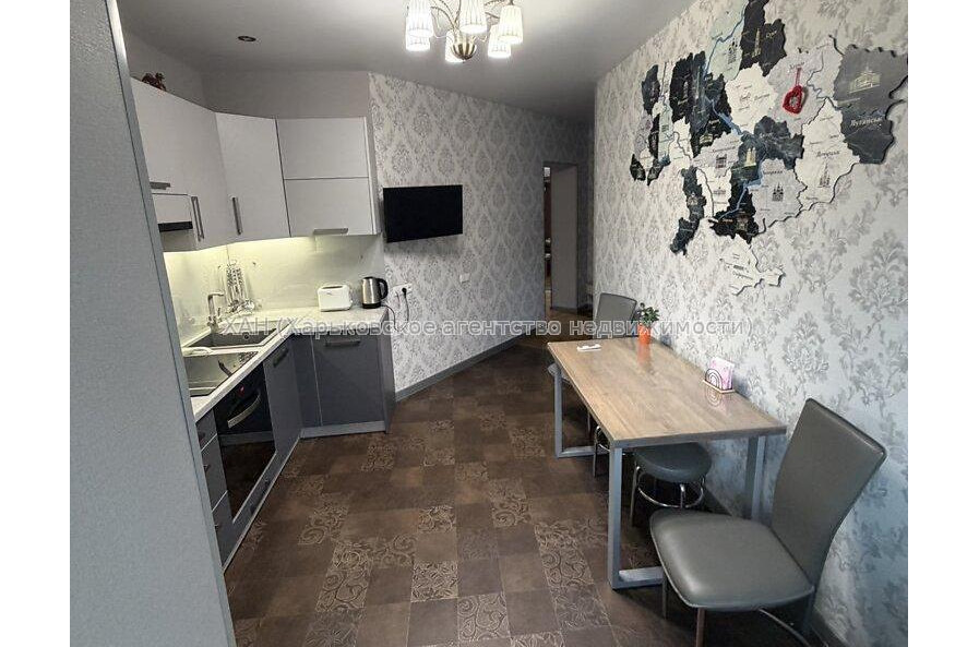 Продам квартиру, Велозаводская ул. , 2 кім., 57.50 м², евроремонт 