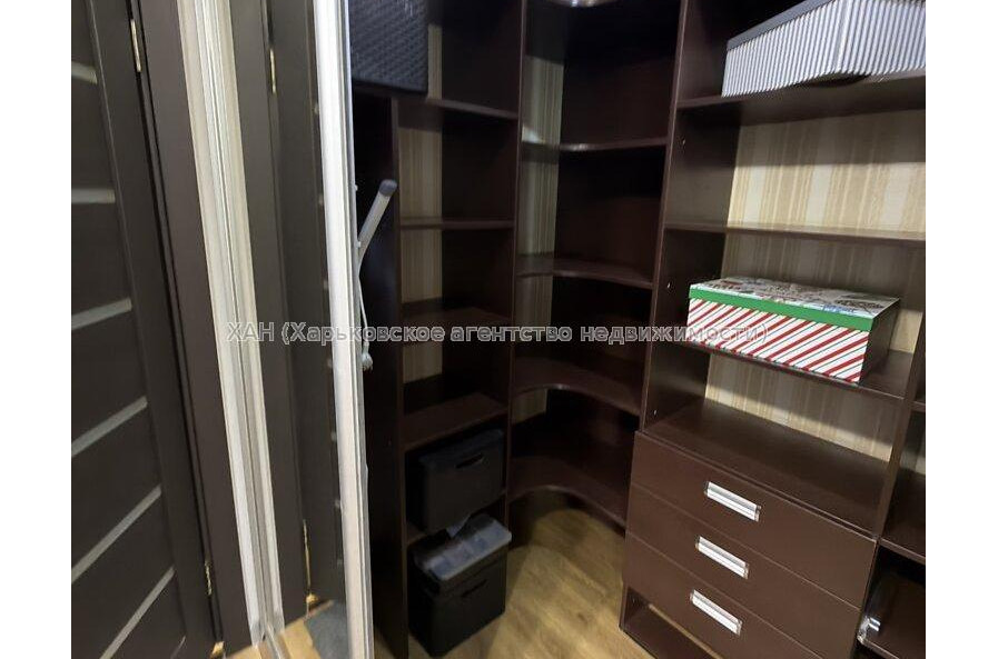 Продам квартиру, Велозаводская ул. , 2 кім., 57.50 м², евроремонт 