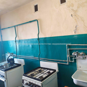 Продам квартиру, 12 Апреля ул. , 1  ком., 13.10 м², косметический ремонт 