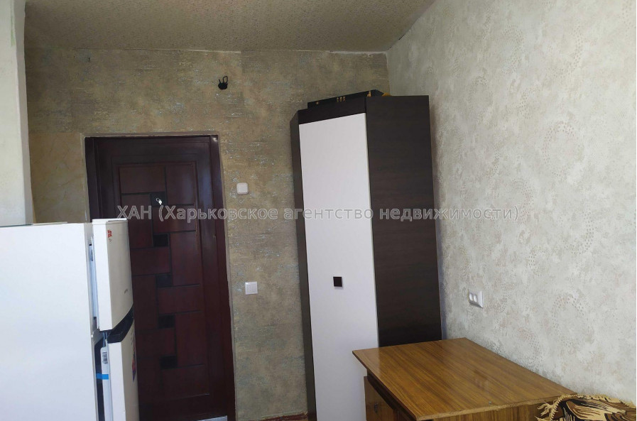 Продам квартиру, 12 Апреля ул. , 1  ком., 13.10 м², косметический ремонт 