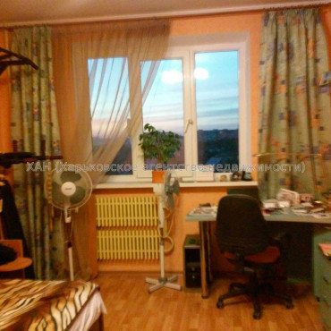 Продам квартиру, Пастера Луи ул. , 4 кім., 84 м², капитальный ремонт 