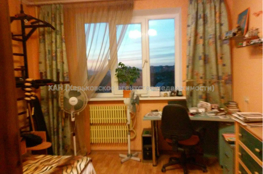 Продам квартиру, Пастера Луи ул. , 4 кім., 84 м², капитальный ремонт 