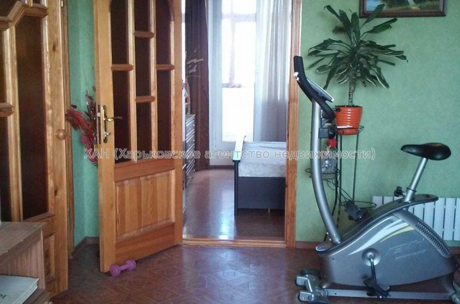 Продам квартиру, Пастера Луи ул. , 4 кім., 84 м², капитальный ремонт 