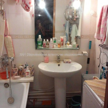 Продам квартиру, Пастера Луи ул. , 4 кім., 84 м², капитальный ремонт 