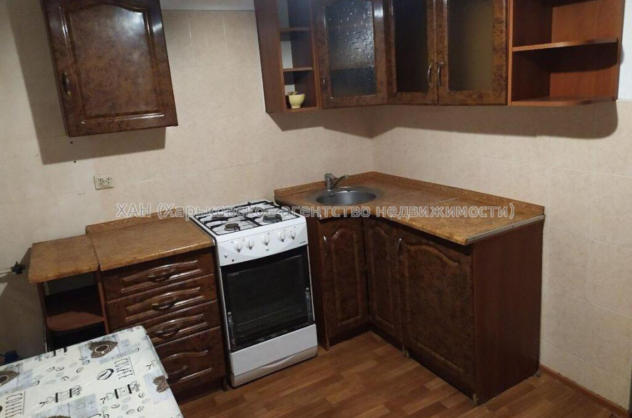 Продам квартиру, Ковтуна ул. , 1  ком., 40 м², капитальный ремонт 