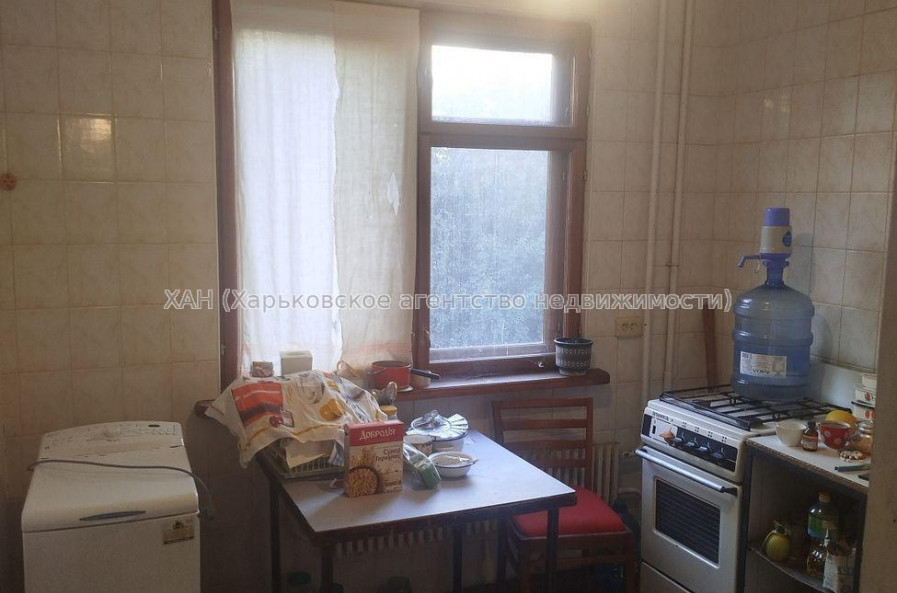 Продам квартиру, Победы просп. , 3 кім., 65 м², советский ремонт 