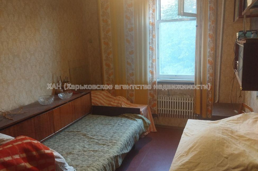 Продам квартиру, Победы просп. , 3 кім., 65 м², советский ремонт 