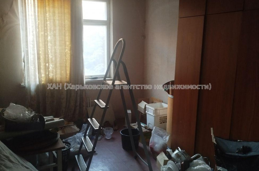 Продам квартиру, Победы просп. , 3 кім., 65 м², советский ремонт 