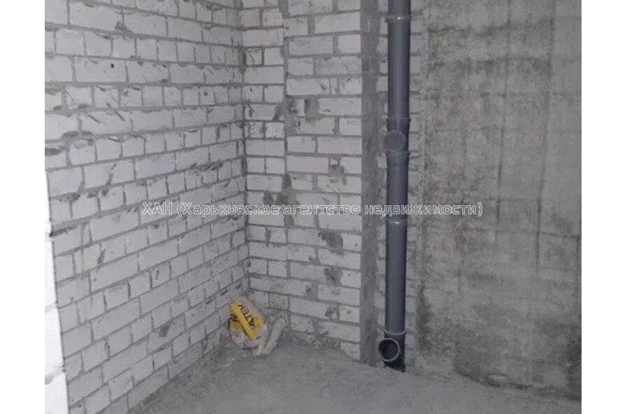 Продам квартиру, Полтавский Шлях ул. , 1  ком., 40 м², без внутренних работ 