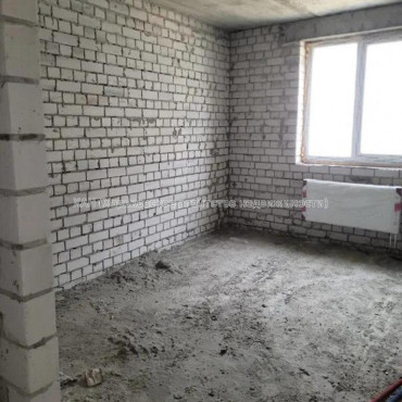 Продам квартиру, Полтавский Шлях ул. , 1  ком., 40 м², без внутренних работ 