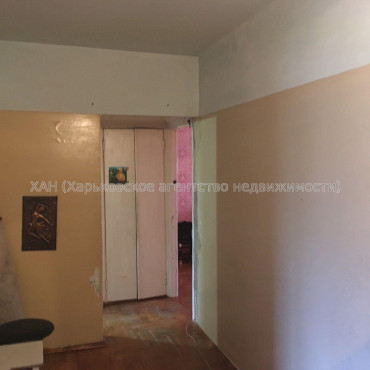 Продам квартиру, Амосова ул. , 3 кім., 65 м², косметический ремонт 