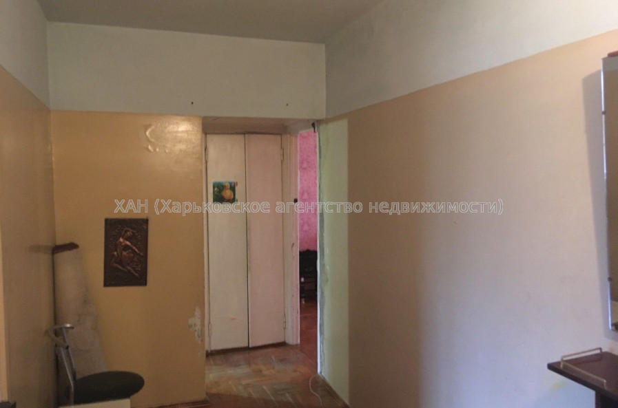 Продам квартиру, Амосова ул. , 3 кім., 65 м², косметический ремонт 