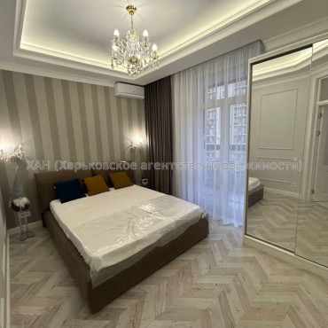 Продам квартиру, Профессорская ул. , 3 кім., 80 м², евроремонт 