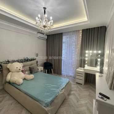 Продам квартиру, Профессорская ул. , 3 кім., 80 м², евроремонт 