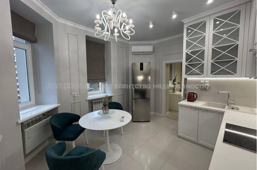 Продам квартиру, Профессорская ул. , 3 кім., 80 м², евроремонт 