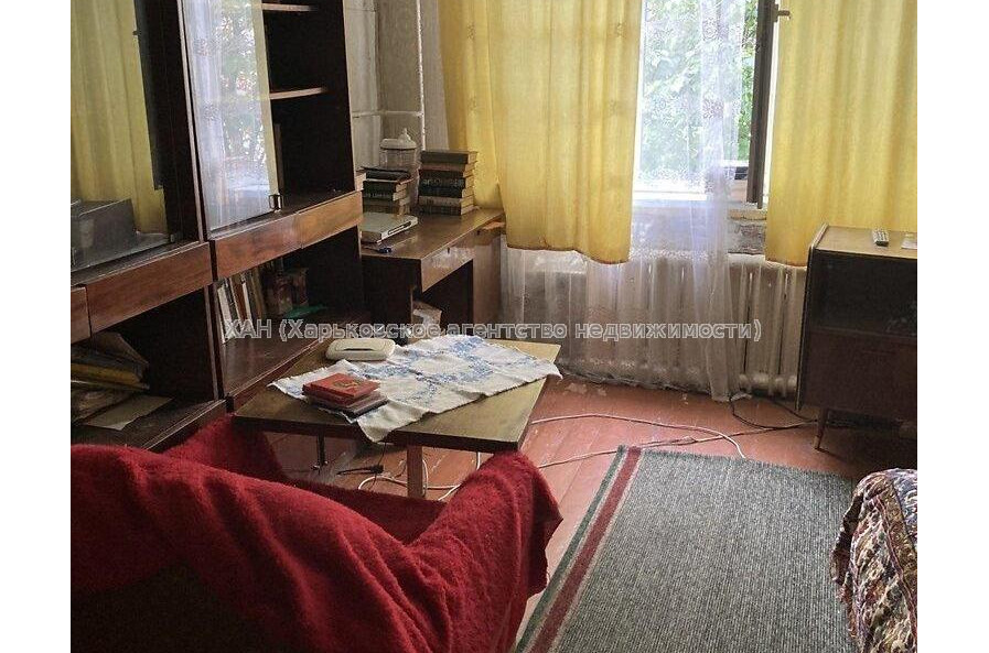 Продам квартиру, Михаила Комарова ул. , 2 кім., 47.90 м², косметический ремонт 