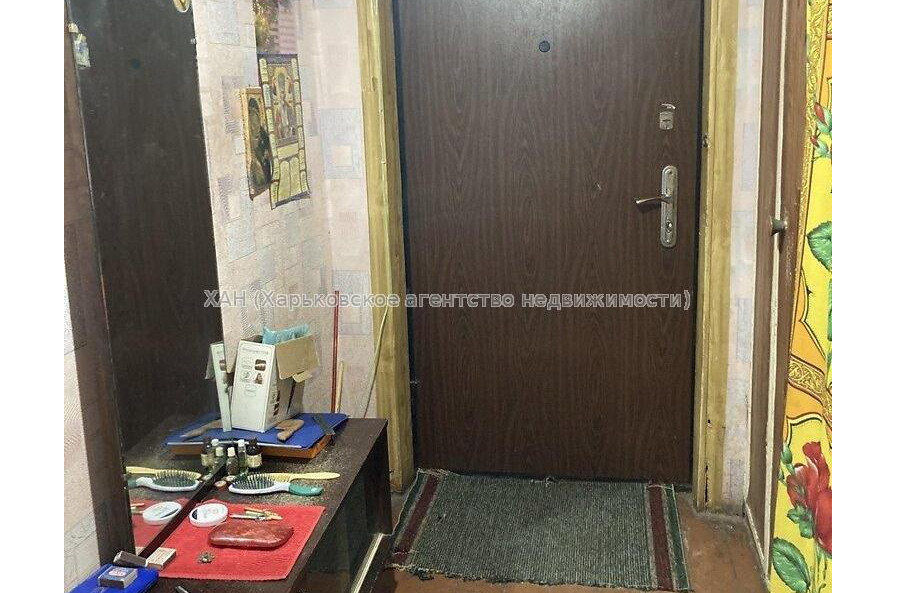 Продам квартиру, Михаила Комарова ул. , 2 кім., 47.90 м², косметический ремонт 