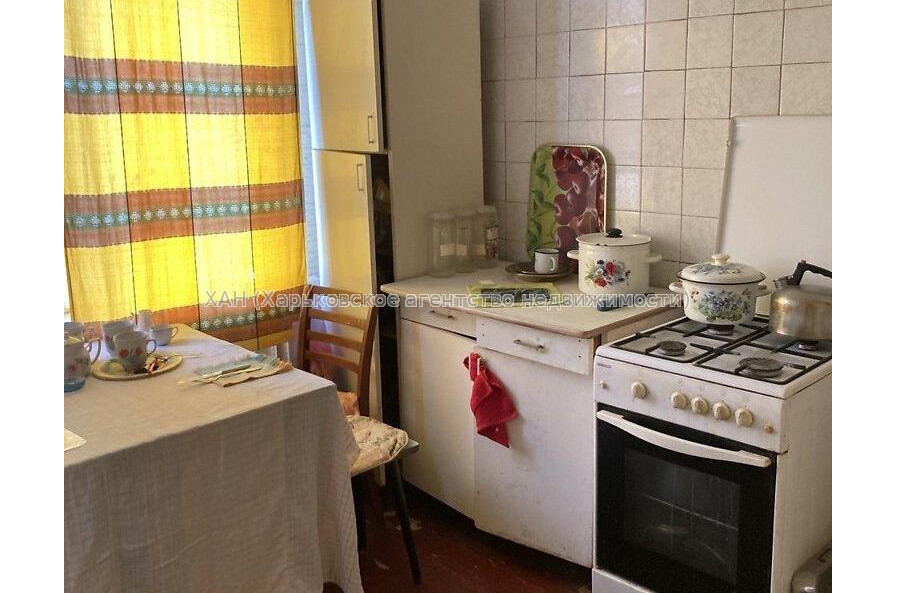 Продам квартиру, Михаила Комарова ул. , 2 кім., 47.90 м², косметический ремонт 