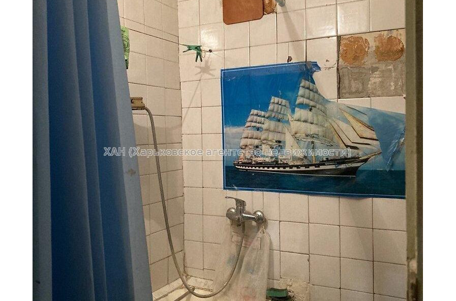 Продам квартиру, Михаила Комарова ул. , 2 кім., 47.90 м², косметический ремонт 