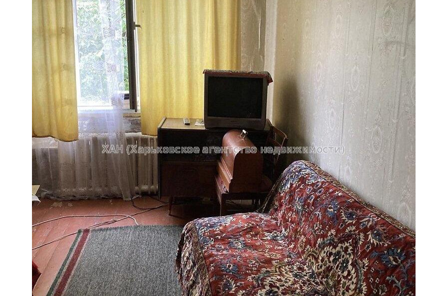 Продам квартиру, Михаила Комарова ул. , 2 кім., 47.90 м², косметический ремонт 