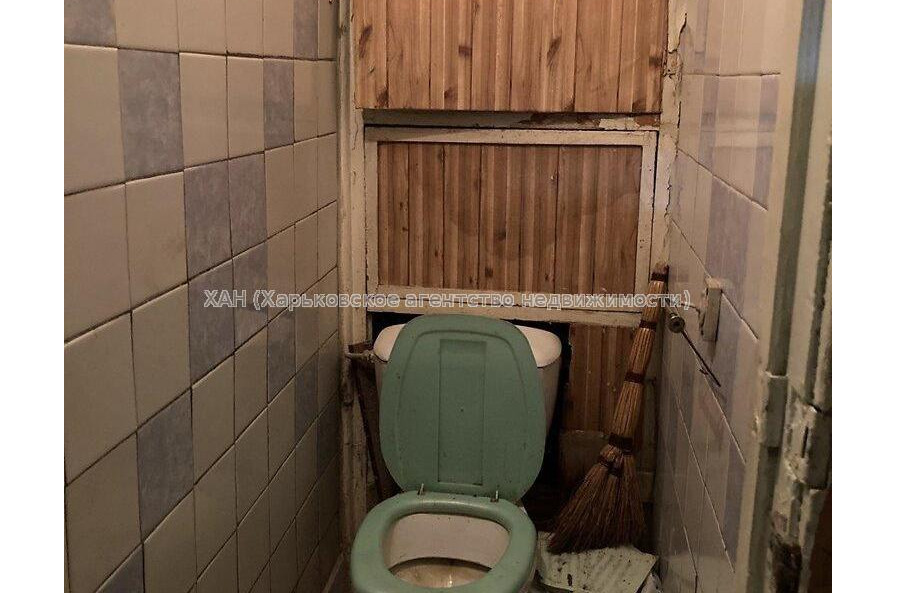Продам квартиру, Михаила Комарова ул. , 2 кім., 47.90 м², косметический ремонт 