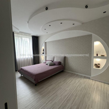 Продам квартиру, Александровский просп. , 3  ком., 67.90 м², авторский дизайн 