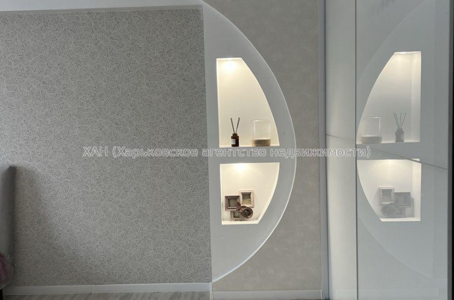 Продам квартиру, Александровский просп. , 3  ком., 67.90 м², авторский дизайн 