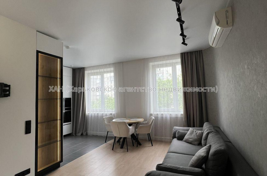 Продам квартиру, Александровский просп. , 3  ком., 67.90 м², авторский дизайн 