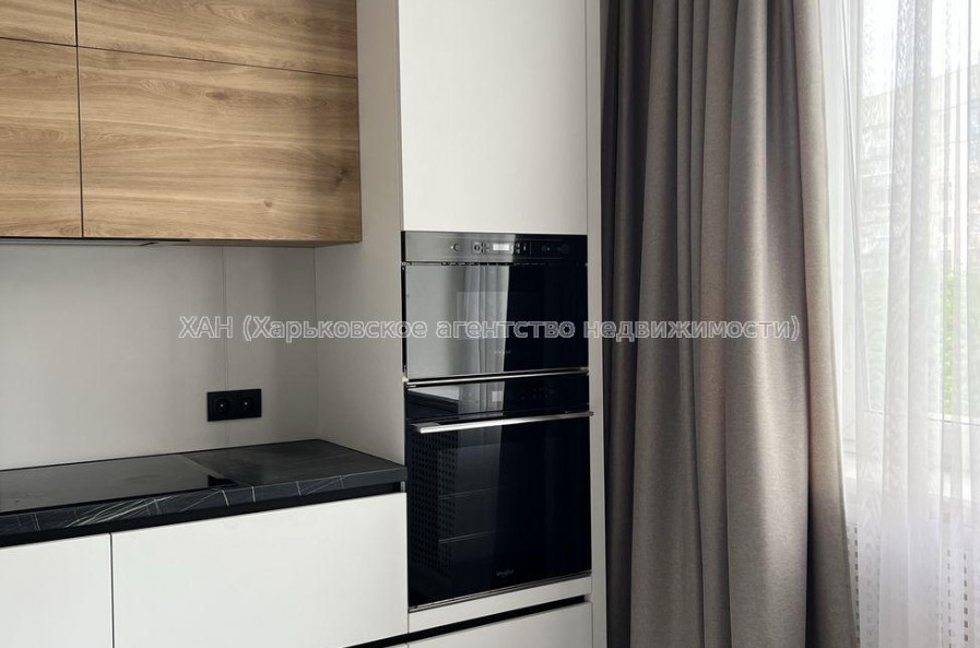 Продам квартиру, Александровский просп. , 3  ком., 67.90 м², авторский дизайн 