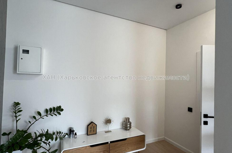 Продам квартиру, Александровский просп. , 3  ком., 67.90 м², авторский дизайн 