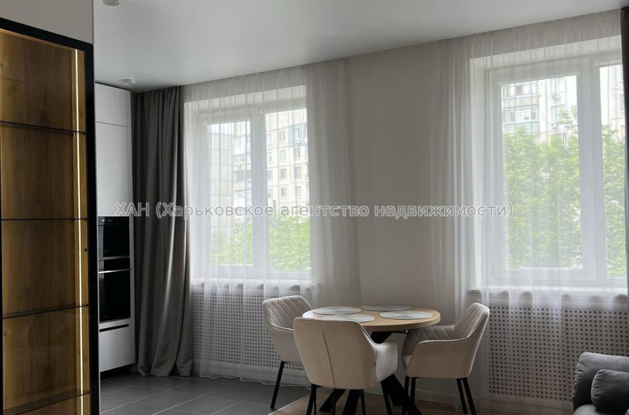 Продам квартиру, Александровский просп. , 3  ком., 67.90 м², авторский дизайн 