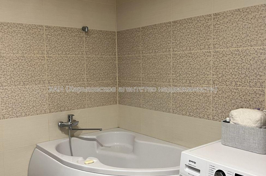 Продам квартиру, Александровский просп. , 3  ком., 67.90 м², авторский дизайн 