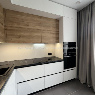 Продам квартиру, Александровский просп. , 3  ком., 67.90 м², авторский дизайн 