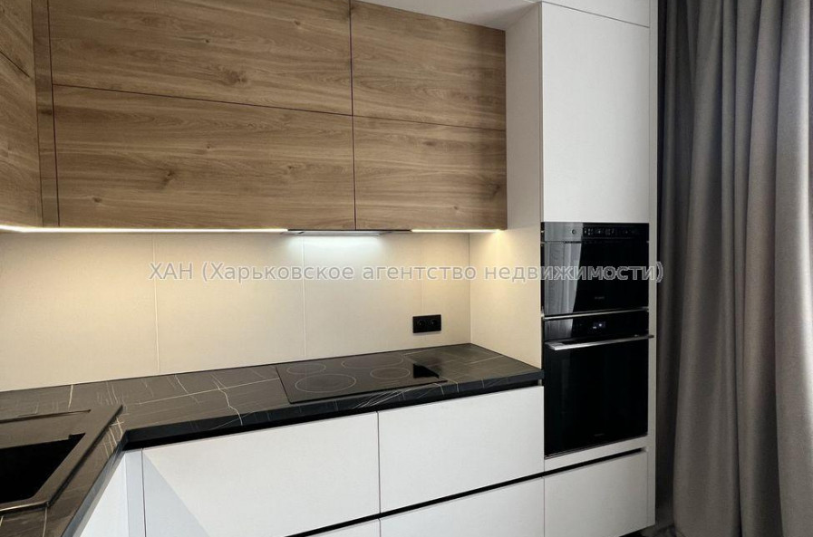 Продам квартиру, Александровский просп. , 3  ком., 67.90 м², авторский дизайн 