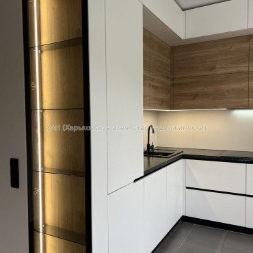 Продам квартиру, Александровский просп. , 3  ком., 67.90 м², авторский дизайн 