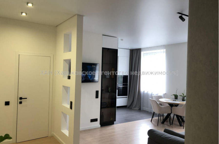 Продам квартиру, Александровский просп. , 3  ком., 67.90 м², авторский дизайн 
