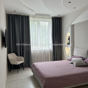 Продам квартиру, Александровский просп. , 3  ком., 67.90 м², авторский дизайн 