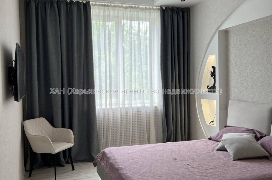 Продам квартиру, Александровский просп. , 3  ком., 67.90 м², авторский дизайн 