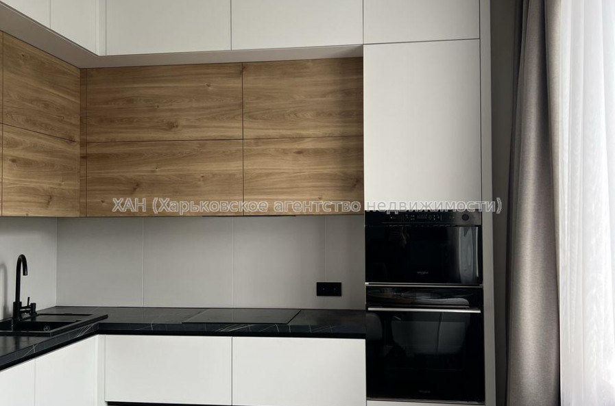 Продам квартиру, Александровский просп. , 3  ком., 67.90 м², авторский дизайн 